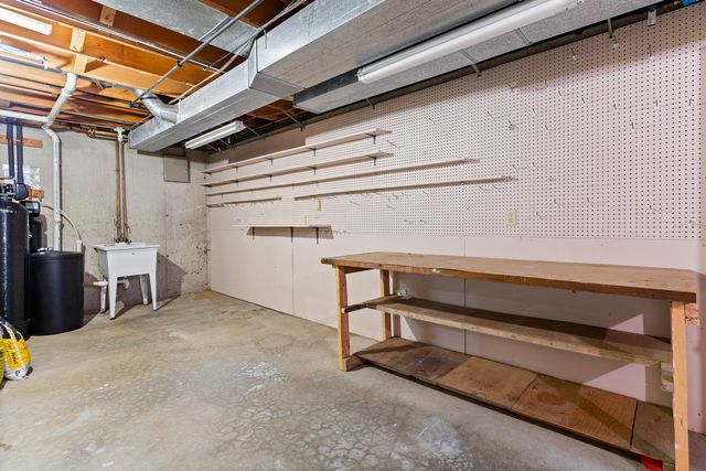 144 Glen Abbey Drive, Rockford, IL 61107