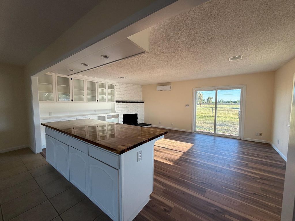 Image 8 of property listing at 12447 E Herndon Avenue, Clovis, CA 93619