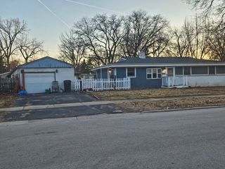 649 E Eisenhower Avenue, Palatine, IL 60074