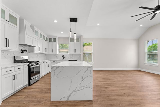 1540 Gardenside Drive, Dallas, TX 75217