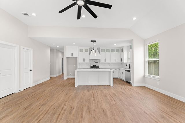 1540 Gardenside Drive, Dallas, TX 75217