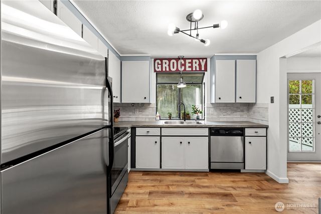 4406 Montclair Drive SE, Lacey, WA 98503