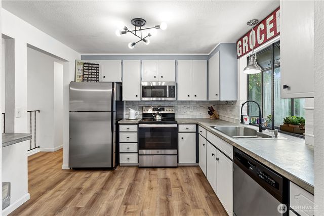 4406 Montclair Drive SE, Lacey, WA 98503