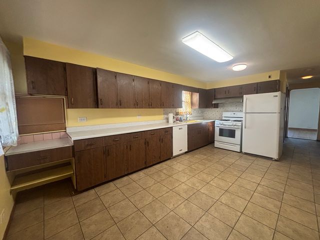 4925 N Odell Avenue, Harwood Heights, IL 60706