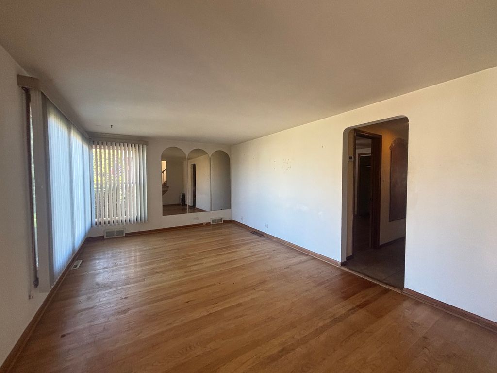 4925 N Odell Avenue, Harwood Heights, IL 60706 — photo 2