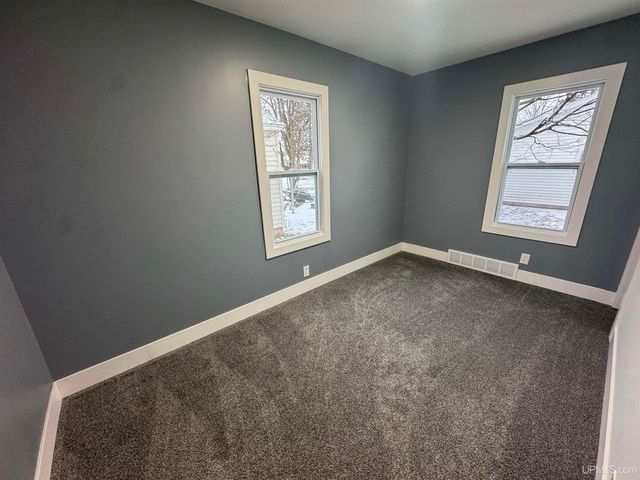 128 E Breen Avenue, Kingsford, MI 49802