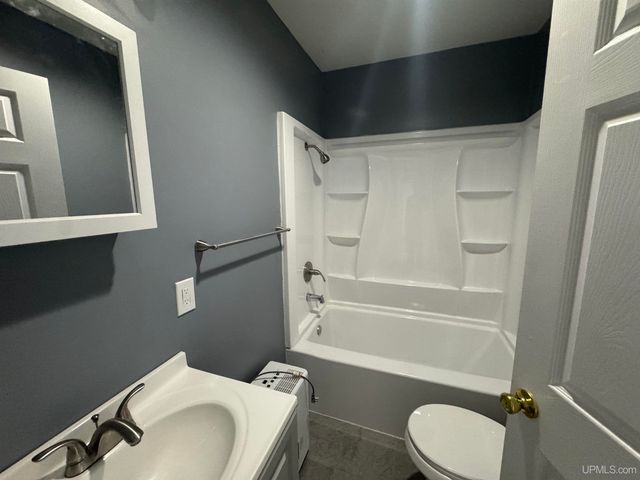 128 E Breen Avenue, Kingsford, MI 49802