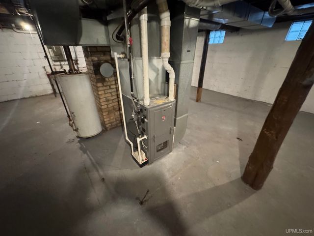 128 E Breen Avenue, Kingsford, MI 49802