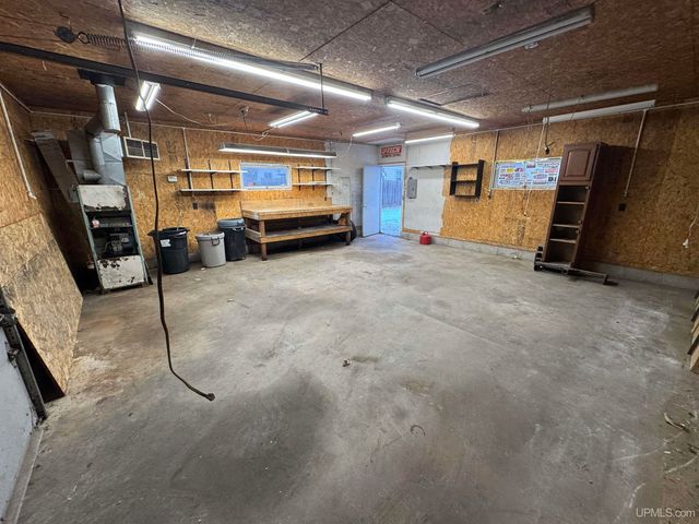 128 E Breen Avenue, Kingsford, MI 49802