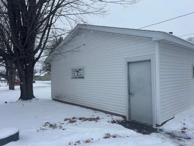 128 E Breen Avenue, Kingsford, MI 49802