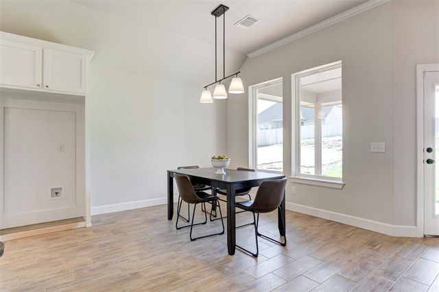 3305 Slate River Drive, Yukon, OK 73099