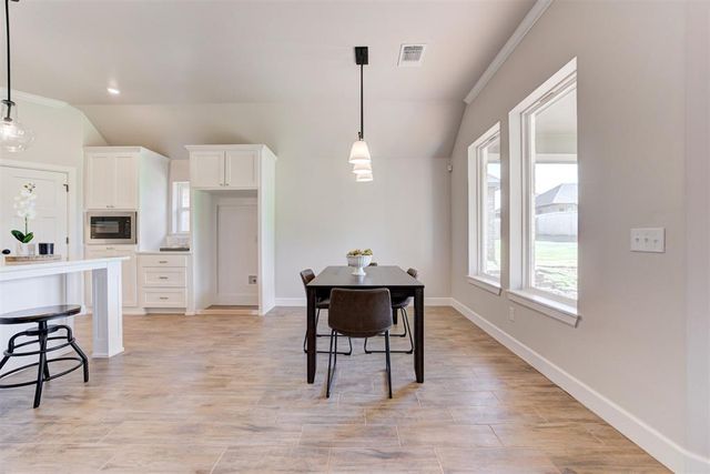 3305 Slate River Drive, Yukon, OK 73099