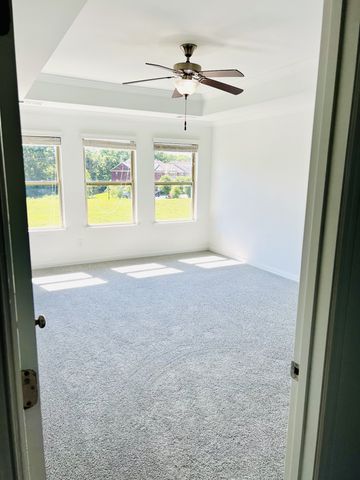 1008 Keeneland Dr, Spring Hill, TN 37174