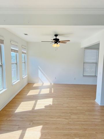 1008 Keeneland Dr, Spring Hill, TN 37174