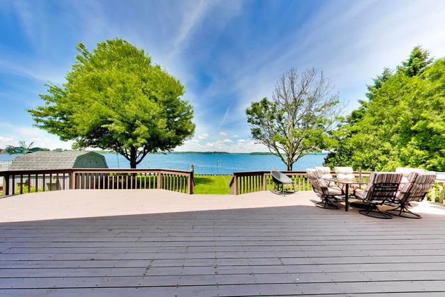 37292 N Stanton Point Road, Ingleside, IL 60041