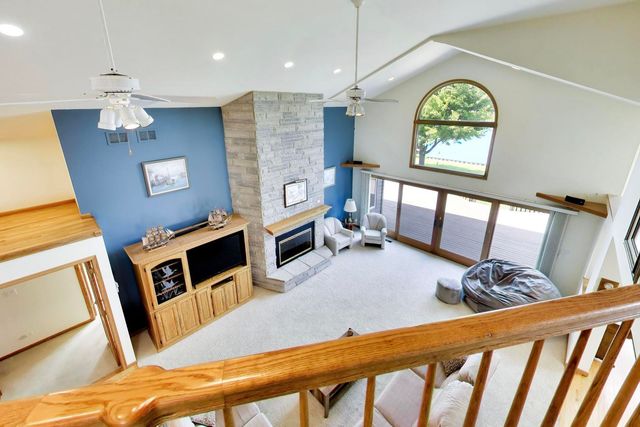 37292 N Stanton Point Road, Ingleside, IL 60041