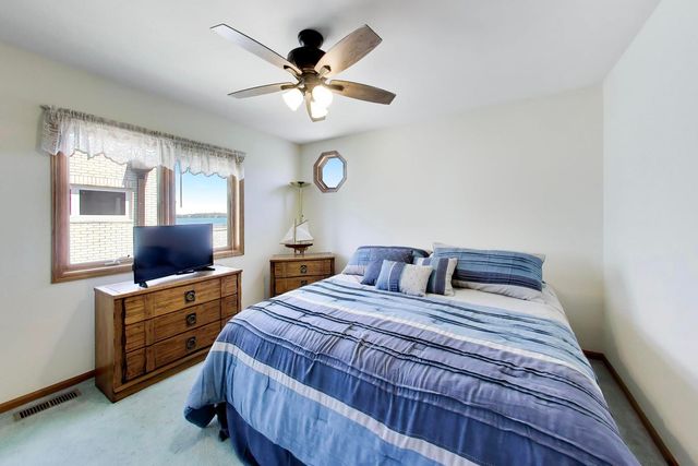37292 N Stanton Point Road, Ingleside, IL 60041