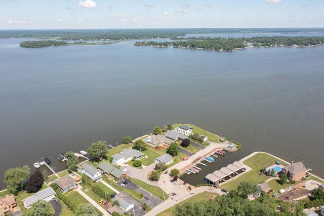 37292 N Stanton Point Road, Ingleside, IL 60041