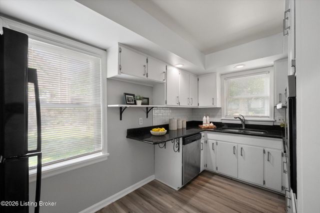 3405 Hillvale Rd, Louisville, KY 40241