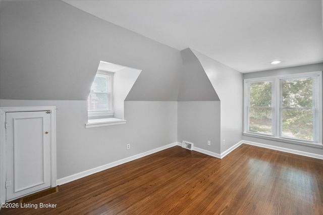 3405 Hillvale Rd, Louisville, KY 40241
