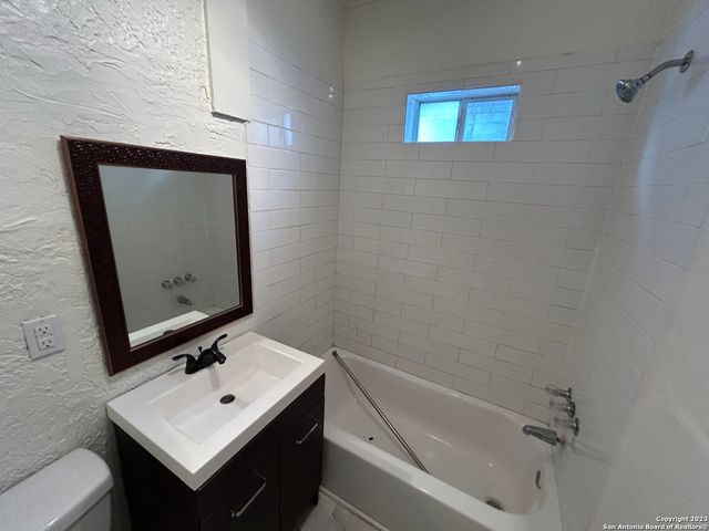 1625 McCullough Ave Apt 8, San Antonio, TX 78212
