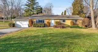 2330 Walton Boulevard, Rochester Hills, MI 48309