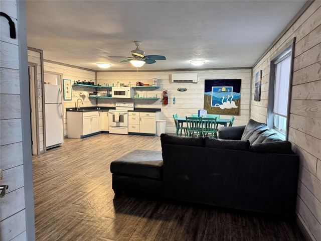 11040 RIDGE Road, Girard, PA 16417