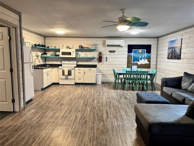 11040 RIDGE Road, Girard, PA 16417