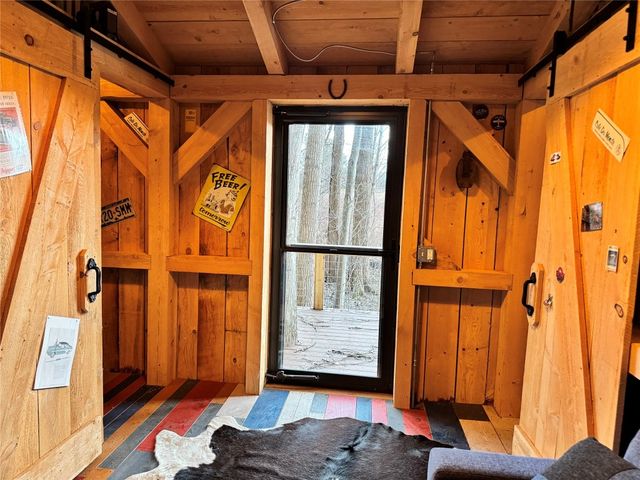 11040 RIDGE Road, Girard, PA 16417