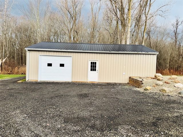 11040 RIDGE Road, Girard, PA 16417