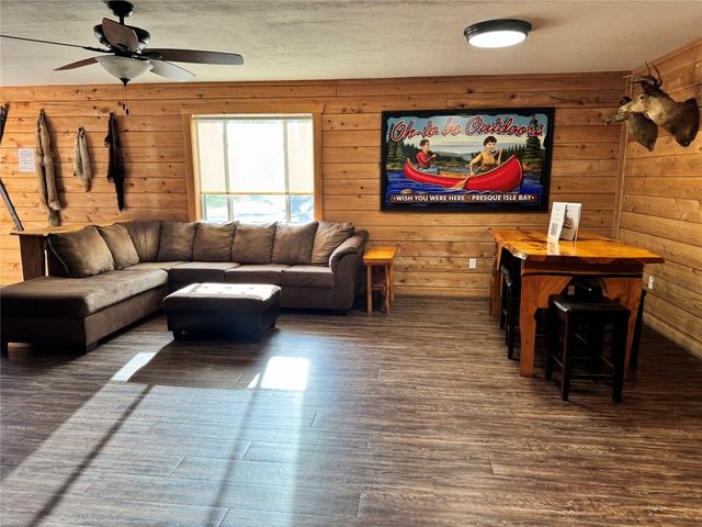 11040 RIDGE Road, Girard, PA 16417