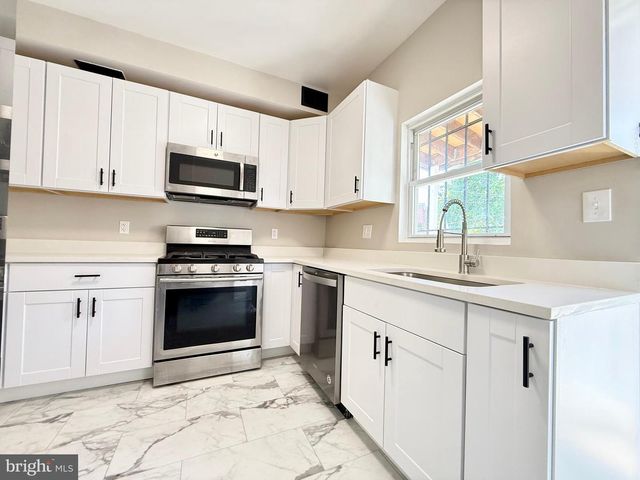 1004 GIRARD ST NW, Washington, DC 20001