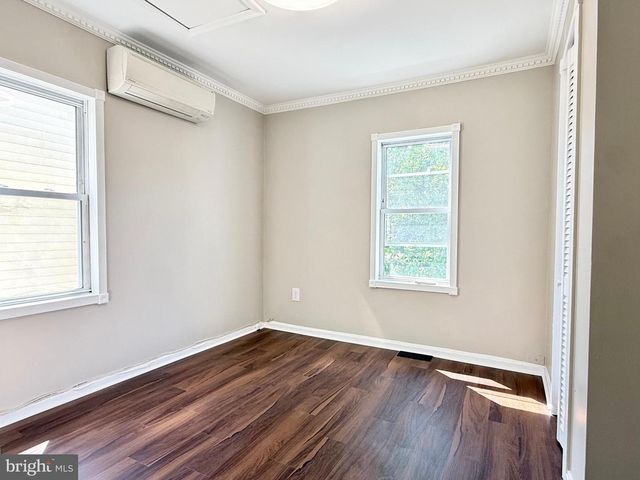 1004 GIRARD ST NW, Washington, DC 20001