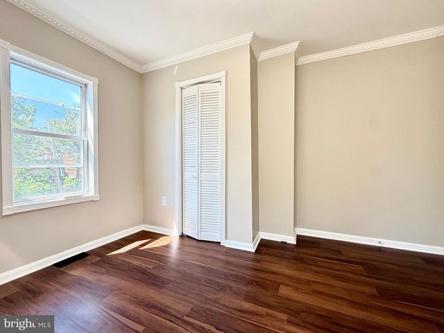 1004 GIRARD ST NW, Washington, DC 20001