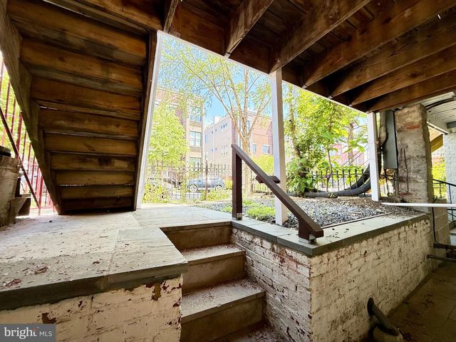 1004 GIRARD ST NW, Washington, DC 20001