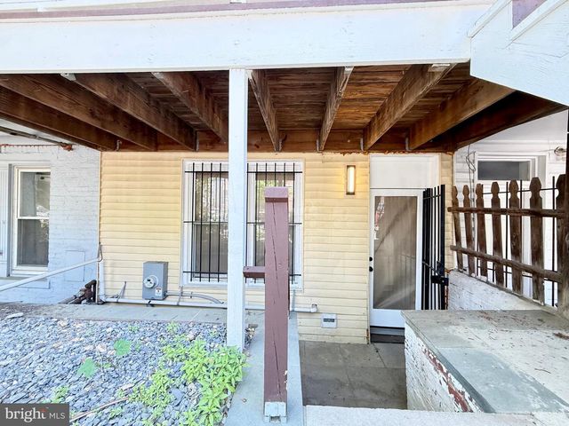 1004 GIRARD ST NW, Washington, DC 20001