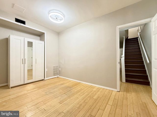1004 GIRARD ST NW, Washington, DC 20001