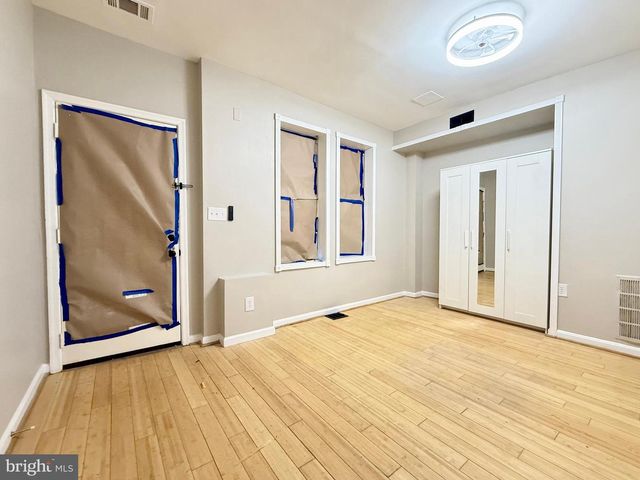 1004 GIRARD ST NW, Washington, DC 20001
