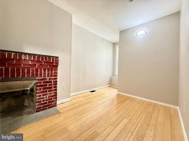 1004 GIRARD ST NW, Washington, DC 20001