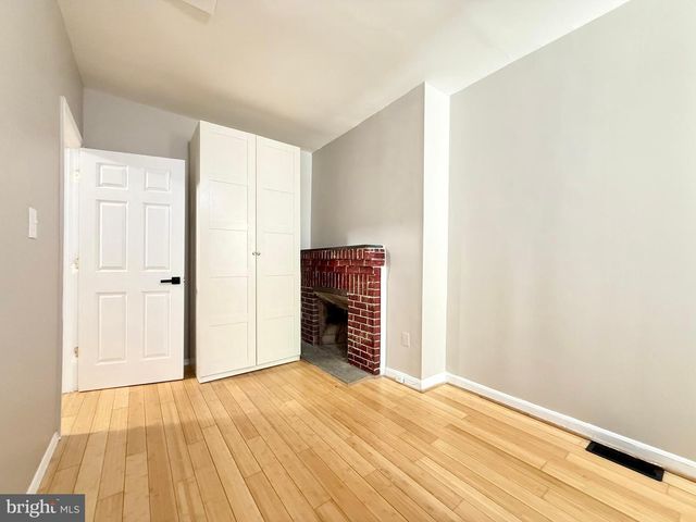 1004 GIRARD ST NW, Washington, DC 20001