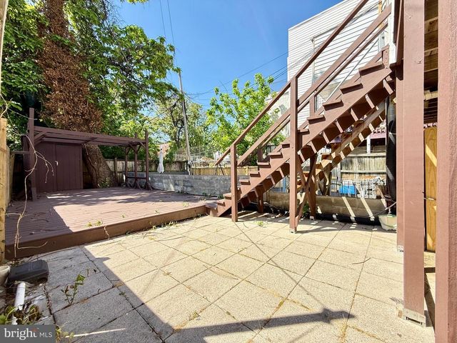 1004 GIRARD ST NW, Washington, DC 20001