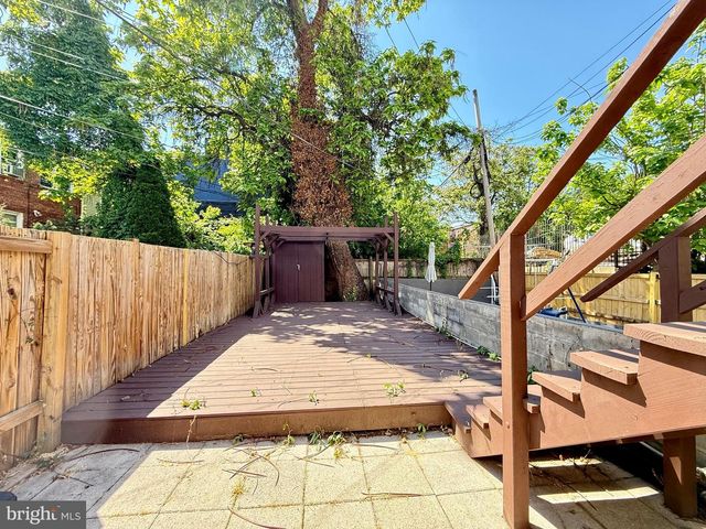 1004 GIRARD ST NW, Washington, DC 20001