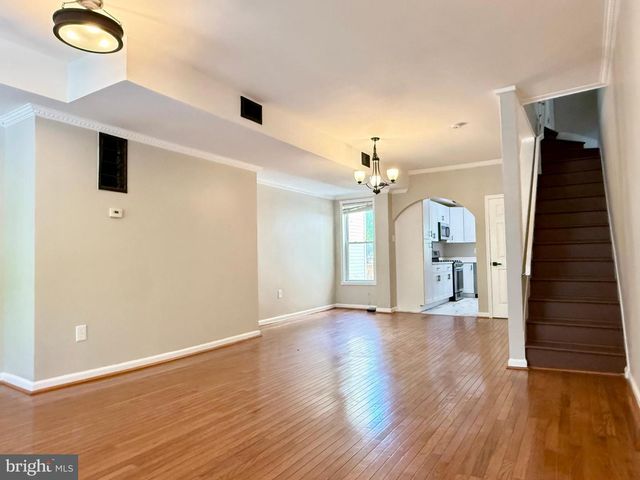 1004 GIRARD ST NW, Washington, DC 20001