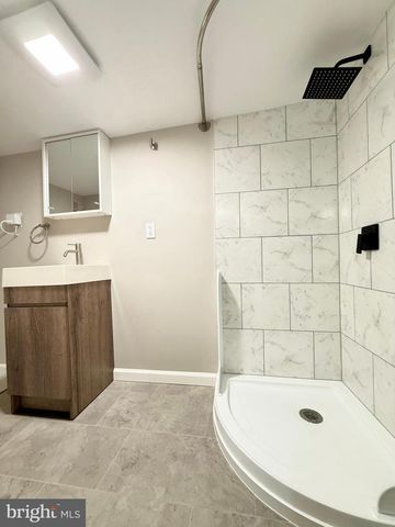 1004 GIRARD ST NW, Washington, DC 20001