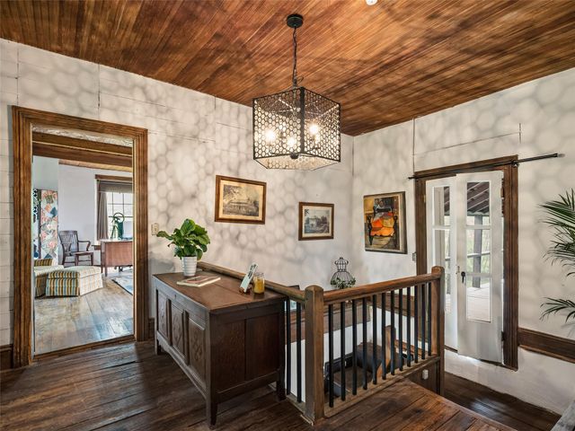 426 E Ranch Road 962 East, Round Mountain, TX 78663