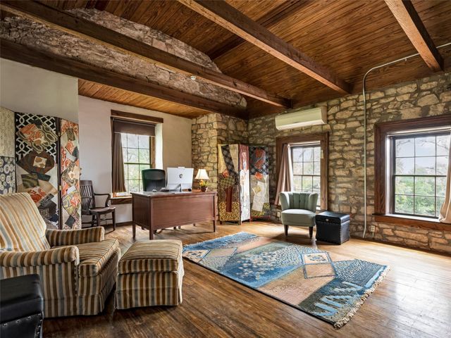 426 E Ranch Road 962 East, Round Mountain, TX 78663