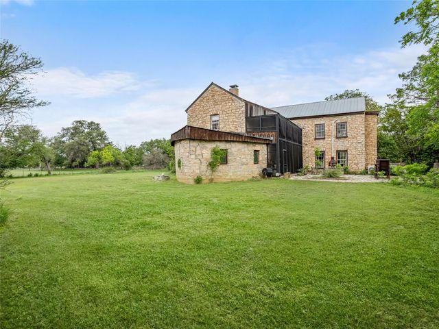426 E Ranch Road 962 East, Round Mountain, TX 78663