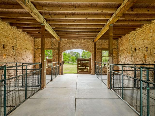 426 E Ranch Road 962 East, Round Mountain, TX 78663