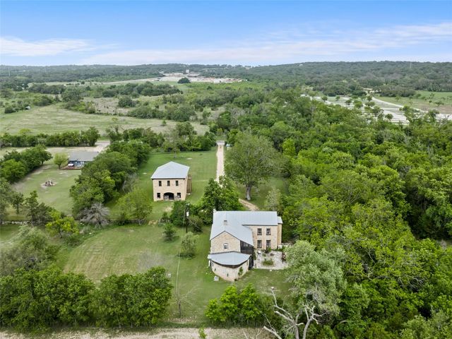 426 E Ranch Road 962 East, Round Mountain, TX 78663
