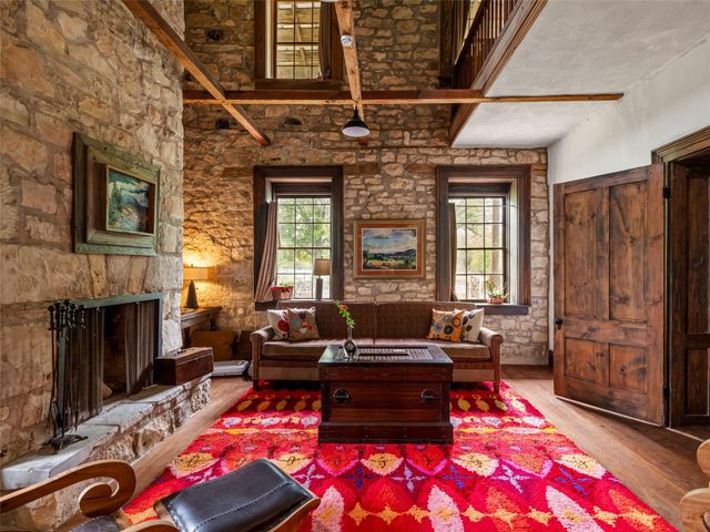 426 E Ranch Road 962 East, Round Mountain, TX 78663